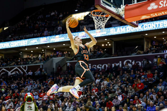 Bass Pro Tournament of Champions Missouri boys basketball dunk contest January 13 2024 Nate Latsch 25437